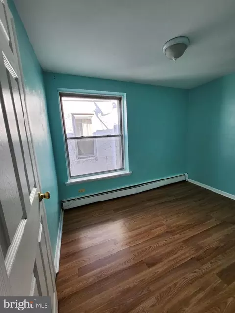 1316 E 12th St, Crum Lynne, PA 19022 photo 8