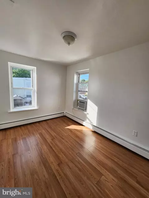 1316 E 12th St, Crum Lynne, PA 19022 photo 9