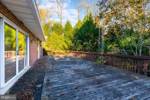 Exterior - 820 Crestview Dr, Springfield, PA 19064 photo 5 of 10