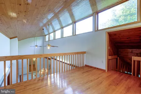 Entry Way - 820 Crestview Dr, Springfield, PA 19064 photo 4 of 4