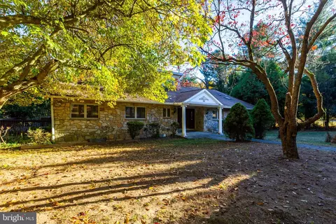 820 Crestview Dr, Springfield, PA 19064