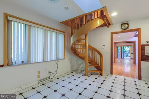Entry Way - 820 Crestview Dr, Springfield, PA 19064 photo 3 of 4