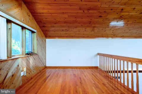 Living - 820 Crestview Dr, Springfield, PA 19064 photo 1 of 7