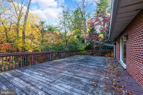 Exterior - 820 Crestview Dr, Springfield, PA 19064 photo 6 of 10