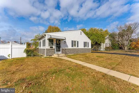 1033 10th Ave, Folsom, PA 19033