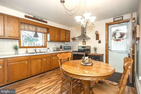 2210 Wharton Ave, Boothwyn, PA 19061 photo 11