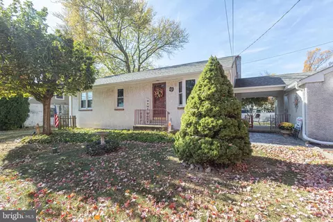 2210 Wharton Ave, Boothwyn, PA 19061 photo 2