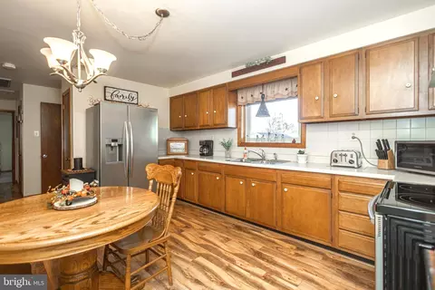 2210 Wharton Ave, Boothwyn, PA 19061 photo 9