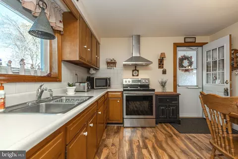 2210 Wharton Ave, Boothwyn, PA 19061 photo 8