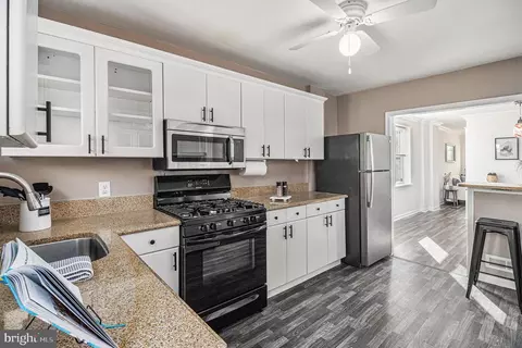 905 Green St, Marcus Hook, PA 19061 photo 7