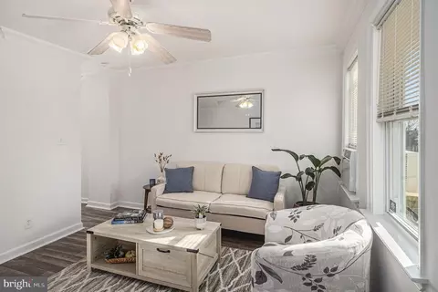 905 Green St, Marcus Hook, PA 19061 photo 5