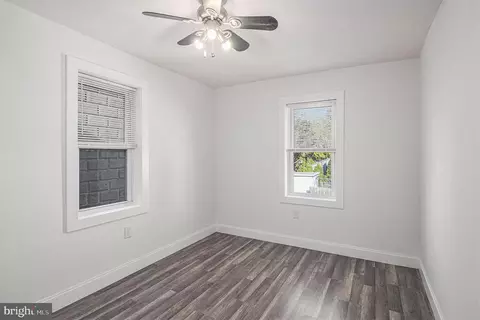 905 Green St, Marcus Hook, PA 19061 photo 10
