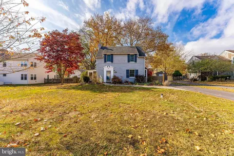 413 Golfview Rd, Wallingford, PA 19086