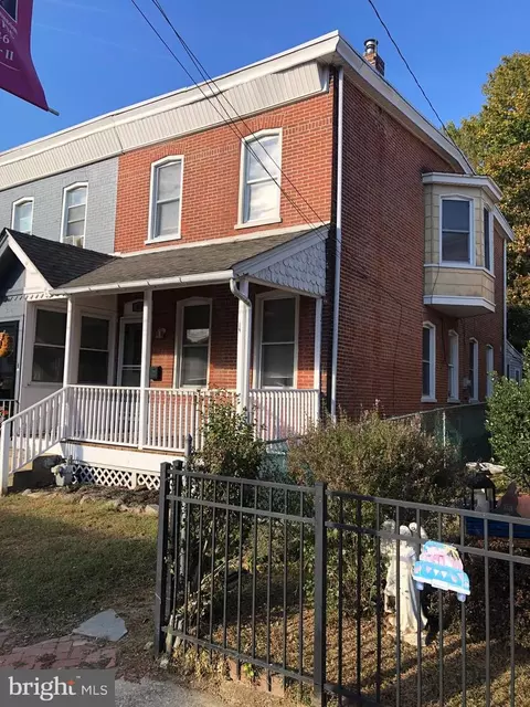 210 9th St, Brookhaven, PA 19015