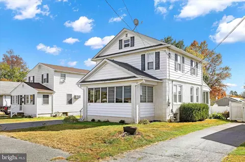 925 Galbraith Ave, Chichester, PA 19061