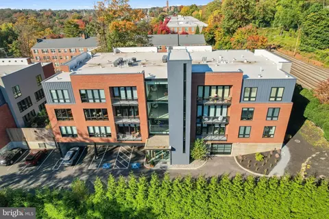 427 E Lancaster Ave #2302, Wayne, PA 19087 photo 5