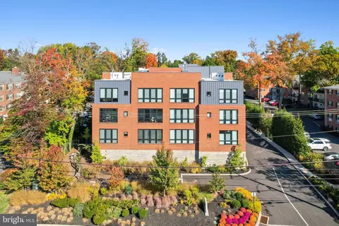 427 E Lancaster Ave #2302, Wayne, PA 19087 photo 2