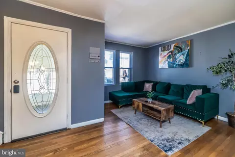 Entry Way - 45 Cedar St, Marcus Hook, PA 19061 photo 5 of 7