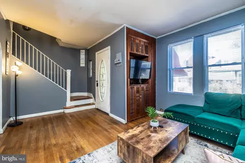 Entry Way - 45 Cedar St, Marcus Hook, PA 19061 photo 6 of 7