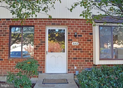 6412 Hilltop Dr, Brookhaven, PA 19015
