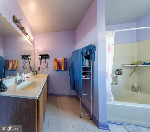 23 Patriot Ct, Ogden, PA 19061 photo 8
