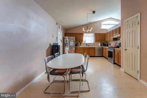 23 Patriot Ct, Ogden, PA 19061 photo 4