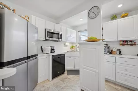 Kitchen - 330 Bayard Rd, Upper Darby, PA 19082 photo 2 of 3