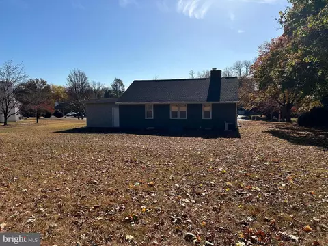 Exterior - 1136 Flora Ln, Boothwyn, PA 19061 photo 2 of 3