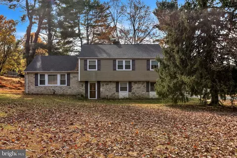 428 Glen Mills Rd, Thornton, PA 19373