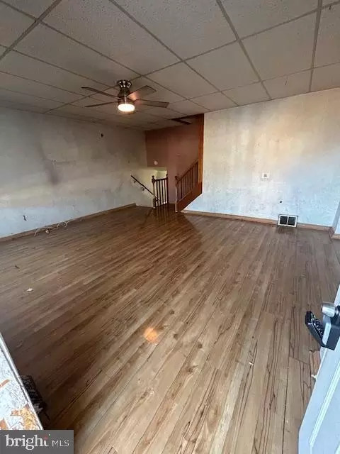 Living - 1572 Summit St, Marcus Hook, PA 19061 photo 1 of 1