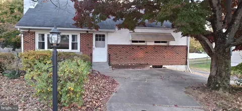 461 S Middletown Rd, Media, PA 19063