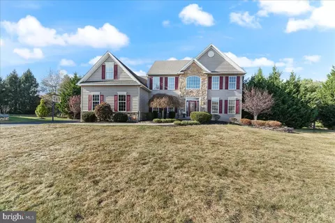 8 Quigley Ln, Garnet Valley, PA 19060