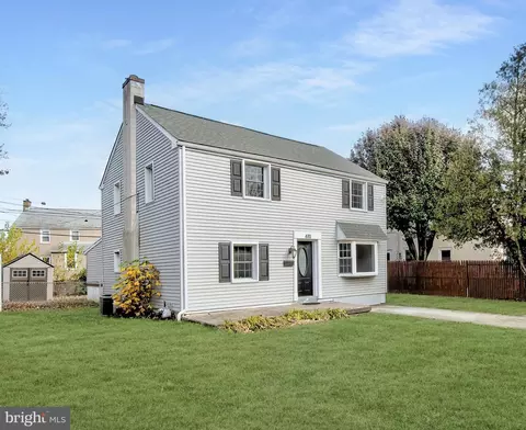 610 Amosland Rd, Morton, PA 19070