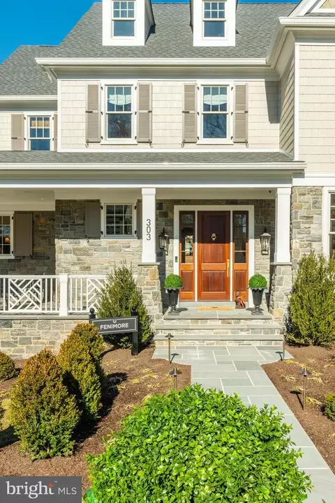 Exterior - 321 E Beechtree Ln, Wayne, PA 19087 photo 16 of 22