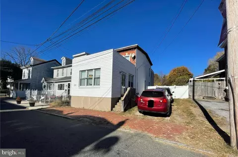 220 9th, Brookhaven, PA 19015