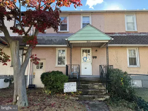 12 Seneca St, Essington, PA 19029