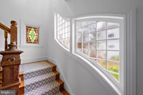Entry Way - 218 Lansdowne Ave, Wayne, PA 19087 photo 5 of 6