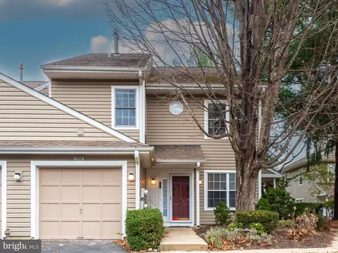 352 Danbury Ln, Glen Mills, PA 19342