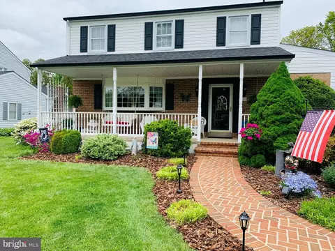 8 Snyder Ln, Aston, PA 19014