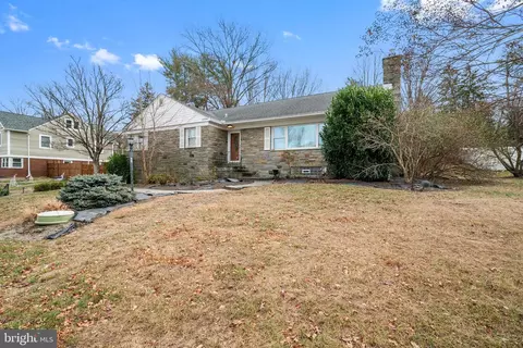 427 Conard Dr, Springfield, PA 19064