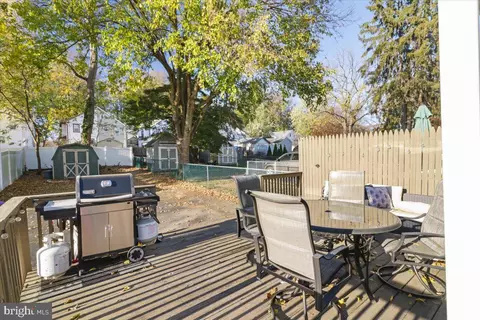 Exterior - 264 Powell Rd, Springfield, PA 19064 photo 6 of 7