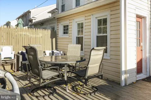 Exterior - 264 Powell Rd, Springfield, PA 19064 photo 5 of 7