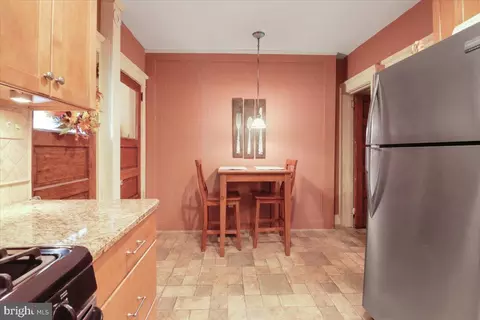 Entry Way - 264 Powell Rd, Springfield, PA 19064 photo 2 of 2