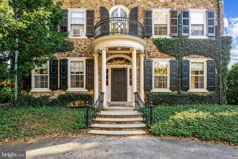 Exterior - 705 Church Rd, Wayne, PA 19087 photo 2 of 10