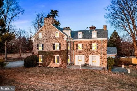 Exterior - 705 Church Rd, Wayne, PA 19087 photo 4 of 10