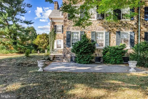 Exterior - 705 Church Rd, Wayne, PA 19087 photo 6 of 10