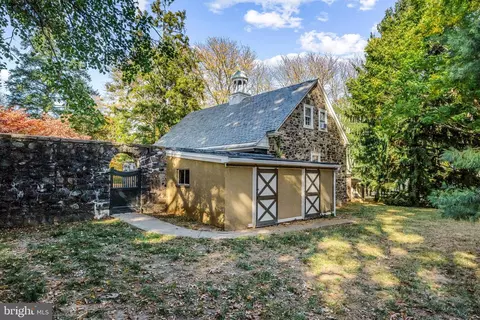 Exterior - 705 Church Rd, Wayne, PA 19087 photo 8 of 10
