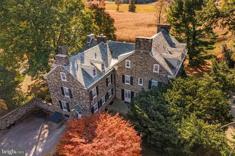 Exterior - 705 Church Rd, Wayne, PA 19087 photo 9 of 10