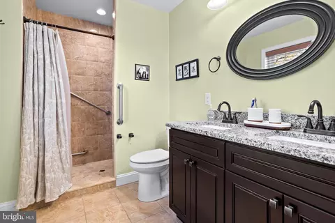 610 Hey Ln, Springfield, PA 19064 photo 32