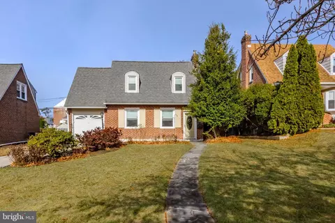 228 Ivy Rock Ln, Havertown, PA 19083
